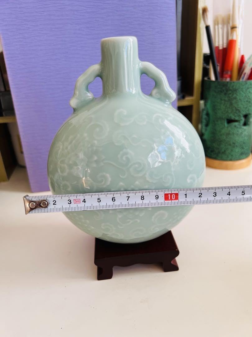 Amazon.co.jp: 印花蕃蓮双耳扁壺 青磁 青釉 花瓶 国立故宮博物院複製品